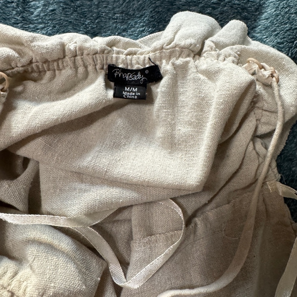 Boohoo Cream Ruffle Neck One-Piece Romper - Picture 3 of 3